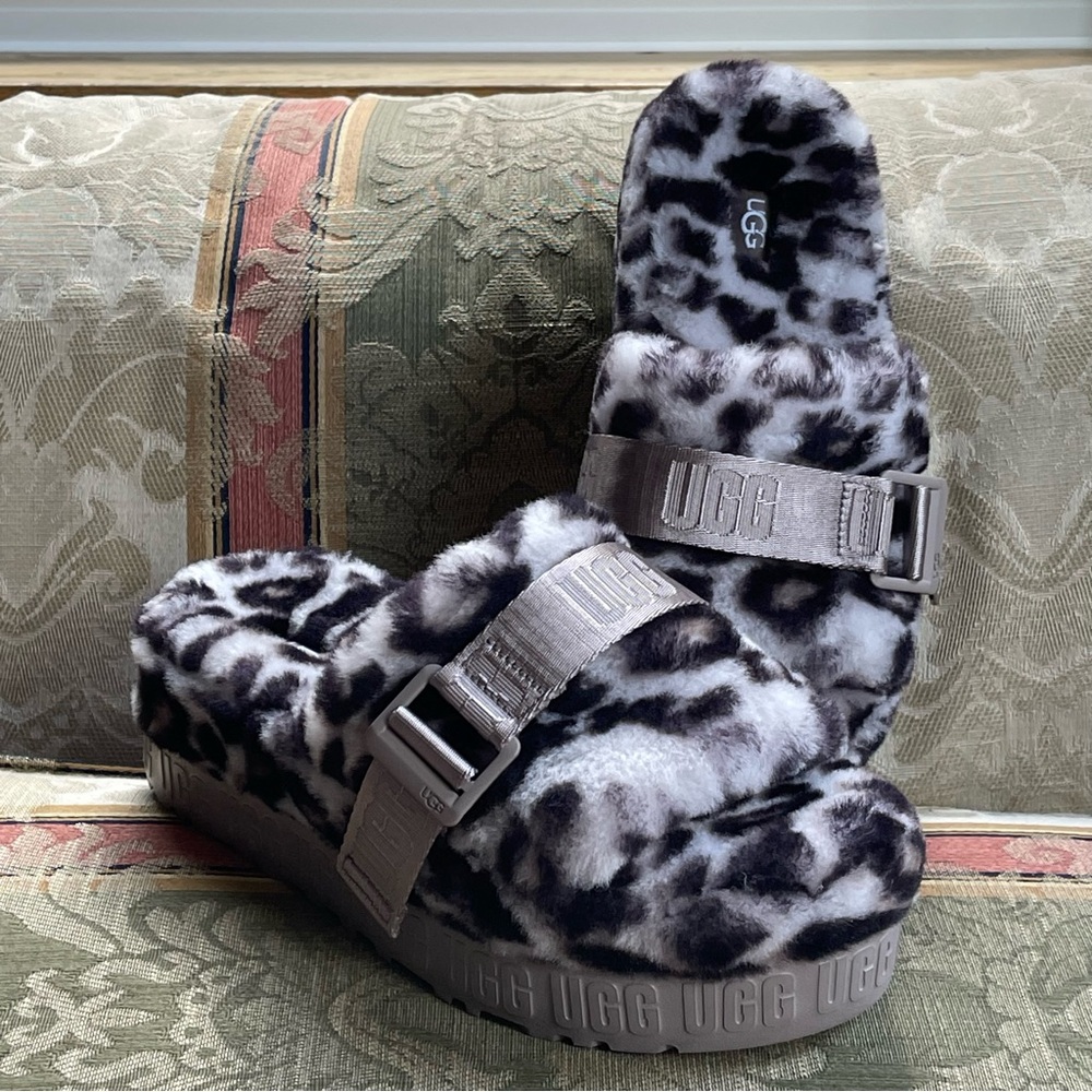 Ugg Fluffita Panther Print . Size 7 - image 5